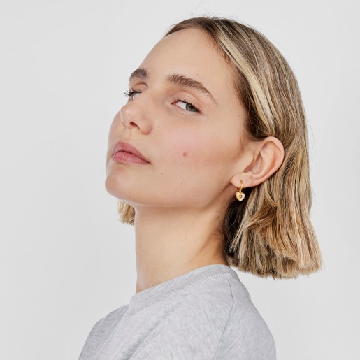 Pendientes aro con baño de oro 18 kt sobre plata y corazón con rodolitas Iris Motif