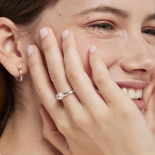 Anillo de plata y perla motivo oso Icon Pearl