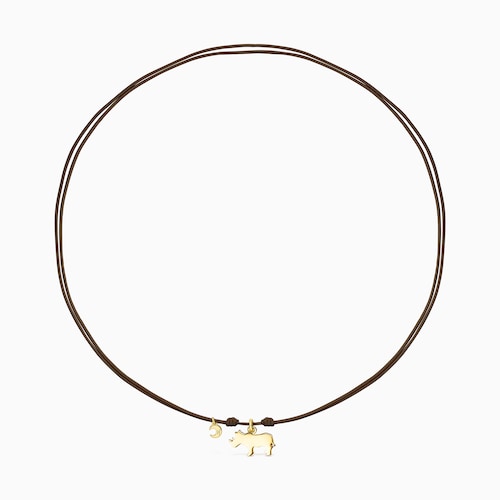 Collar Save rinoceronte con ba&ntilde;o de oro 18 kt sobre plata y Cord&oacute;n marr&oacute;n