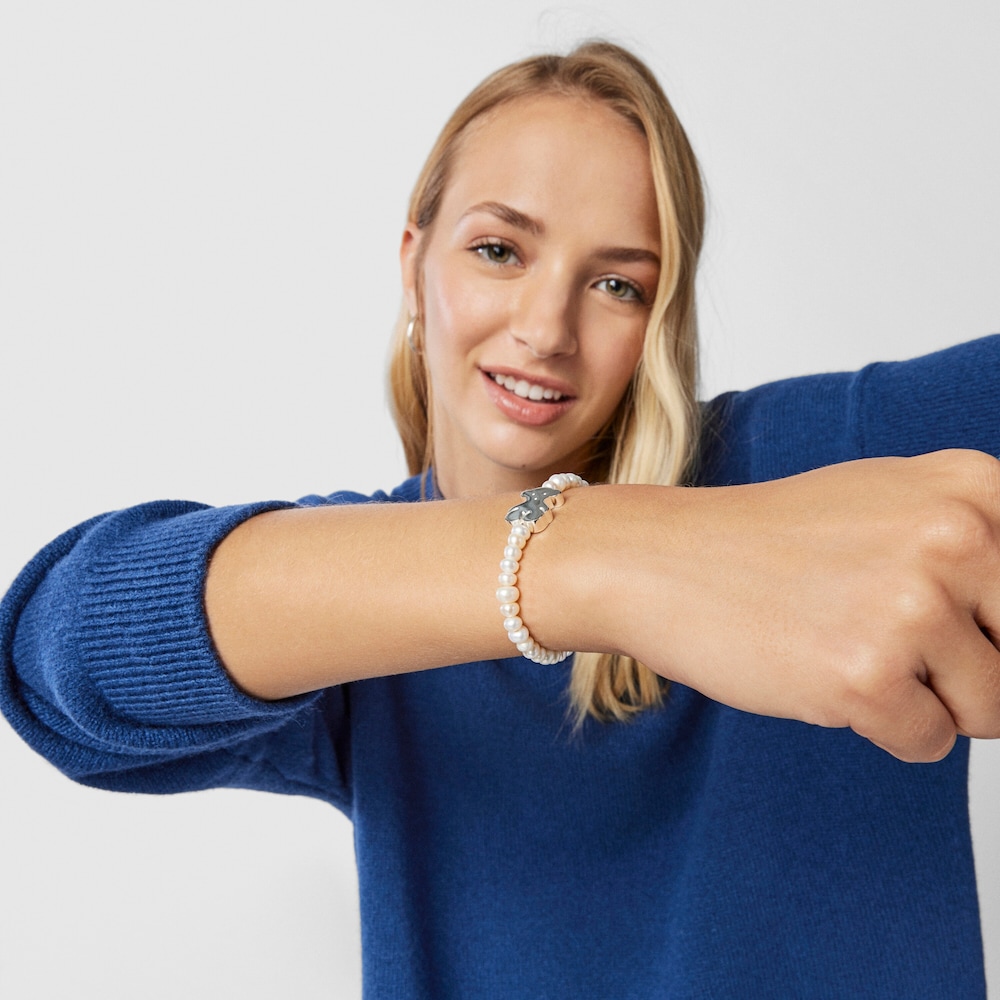 Tous Sweet Dolls &ndash; Elastick&yacute; n&aacute;ramek z perel se stř&iacute;brn&yacute;m motivem medv&iacute;dka