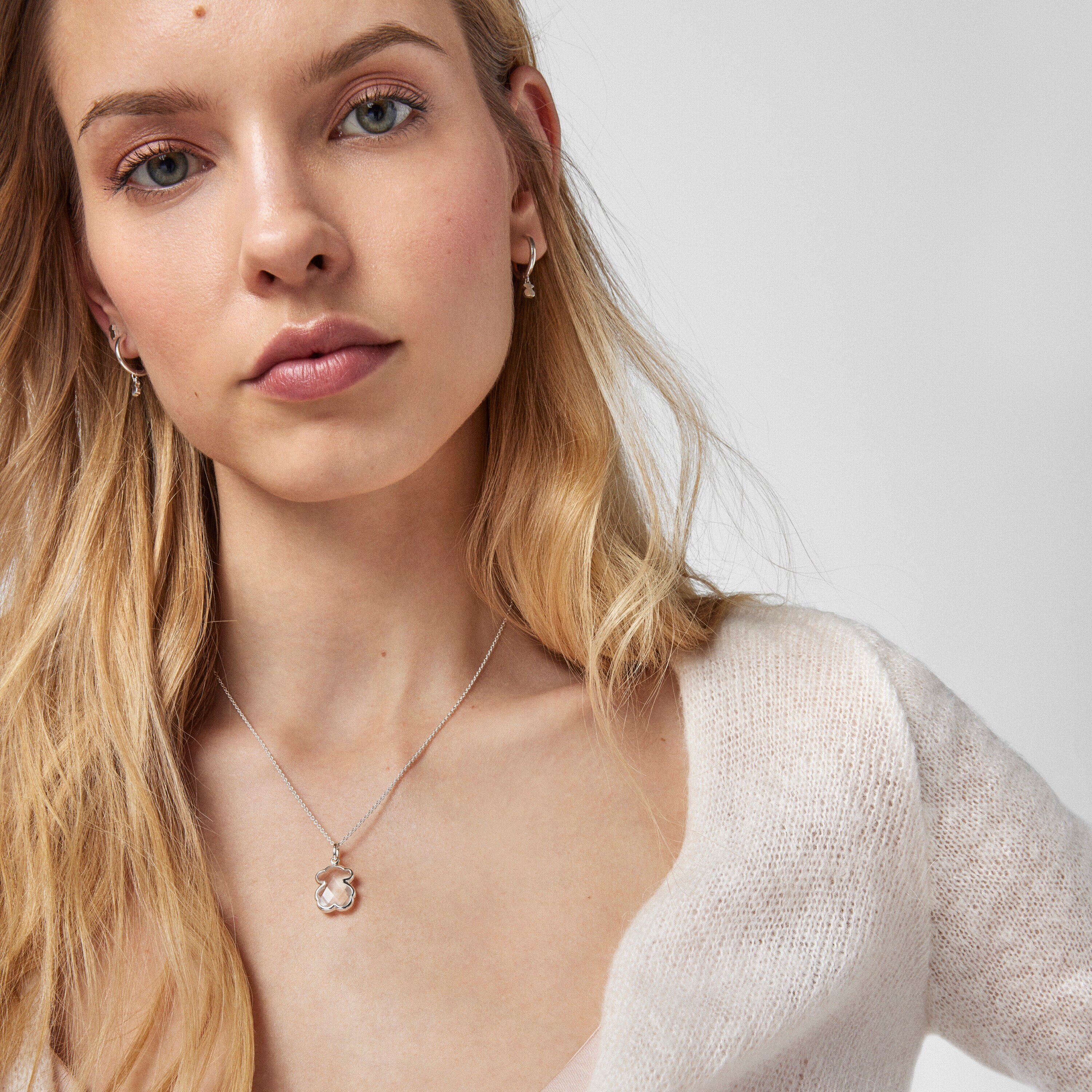 Silver and rock Crystal Sweet Dolls Color Necklace