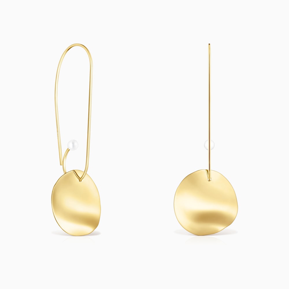 Aretes largos Nenufar p&eacute;talo con ba&ntilde;o de oro 18 kt sobre plata y perlas