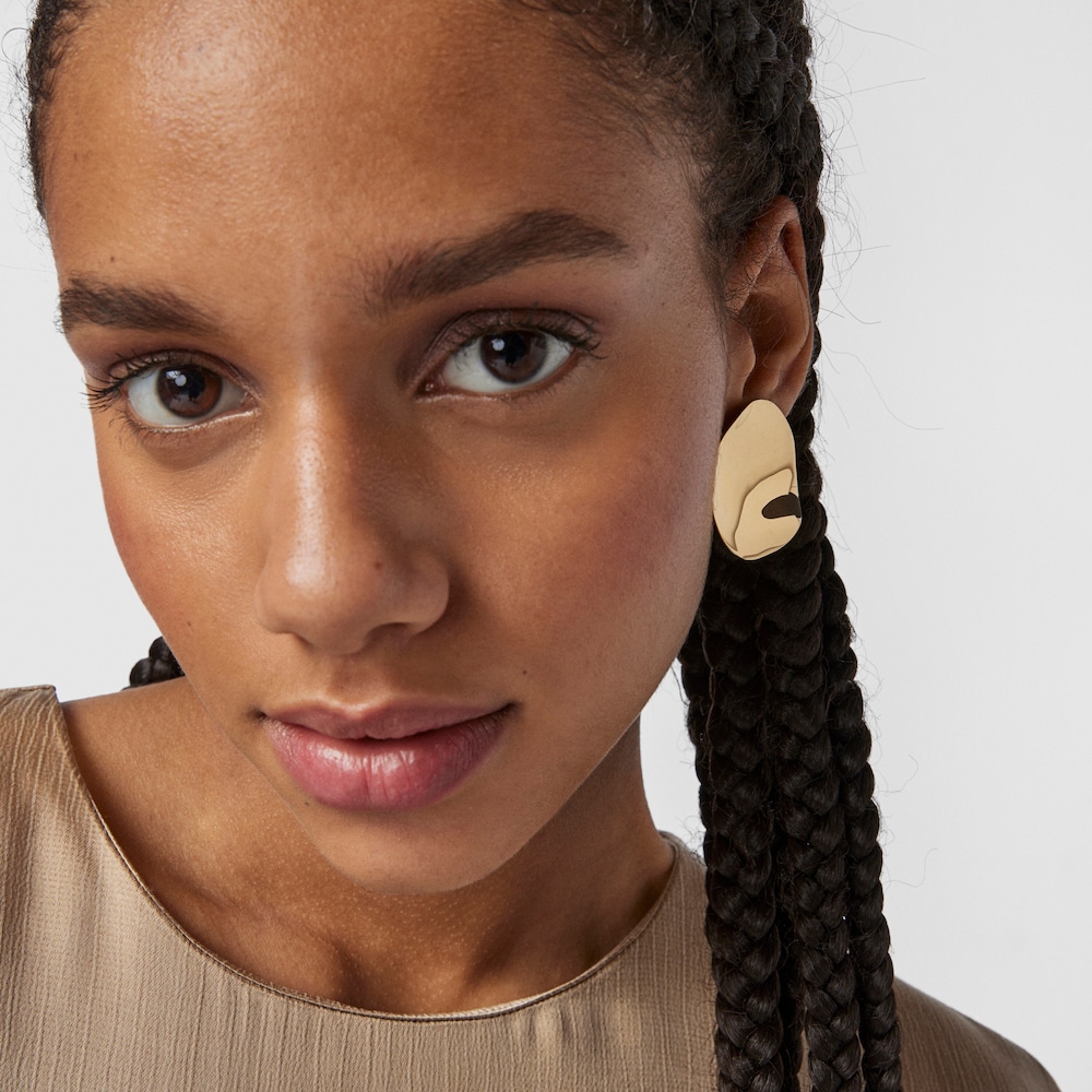 Small Silver Vermeil Nenufar petal Earrings image number 4