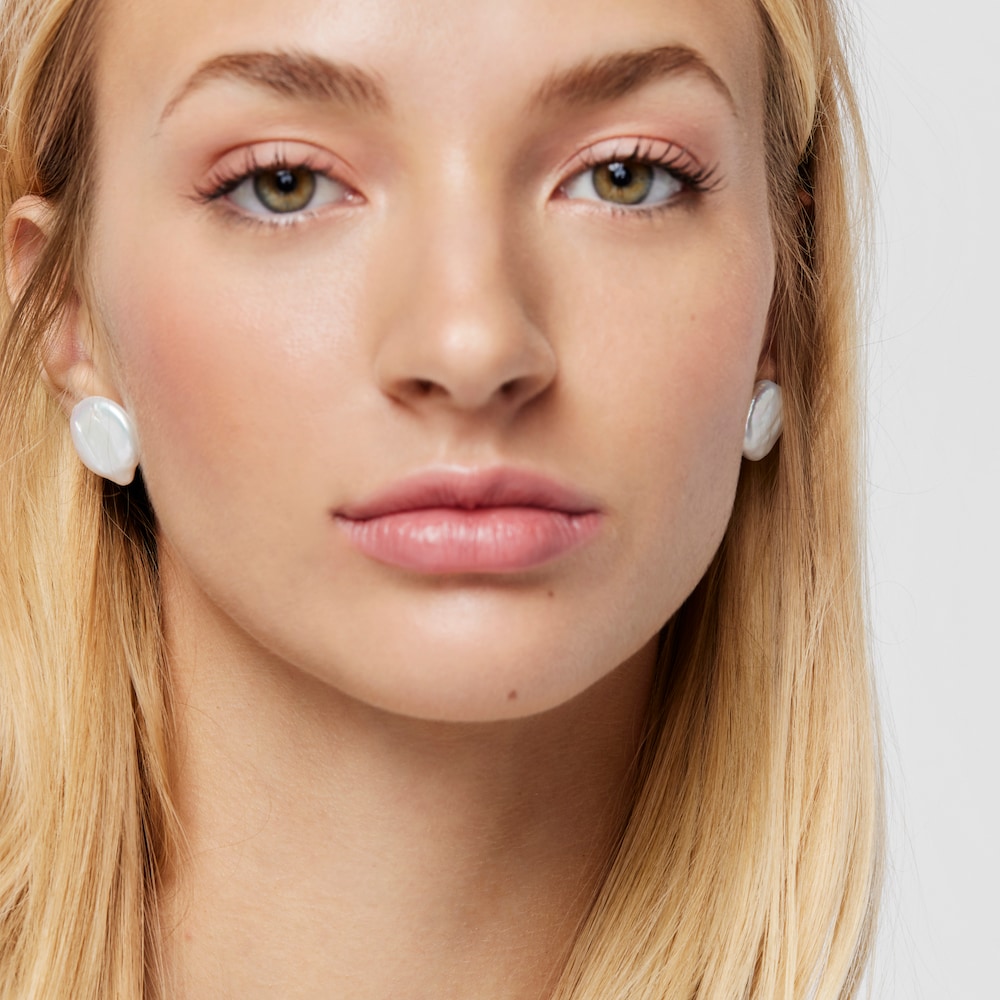 Small 18K gold vermeil Nenufar petal Earrings with Pearl