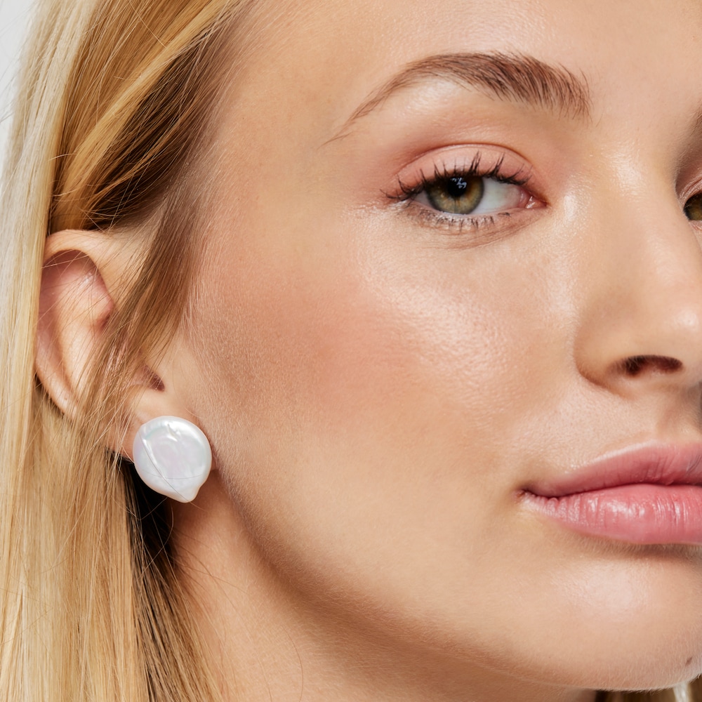 Small 18K gold vermeil Nenufar petal Earrings with Pearl