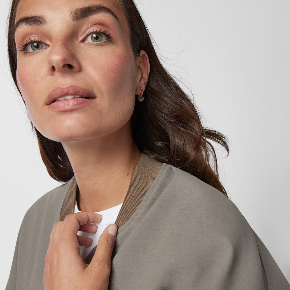 Short 18K gold vermeil Nenufar Earrings with Diamonds