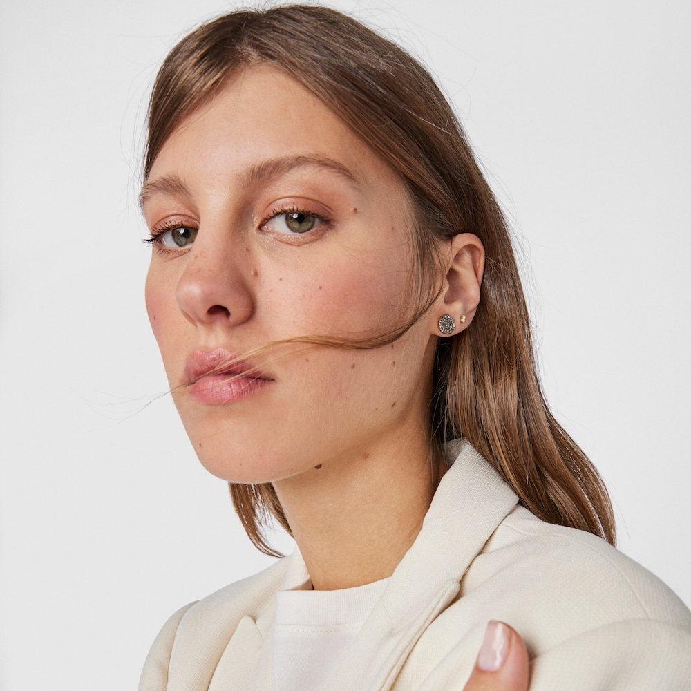 Pendientes peque&ntilde;os con ba&ntilde;o de oro 18 kt sobre plata y diamantes Nenufar