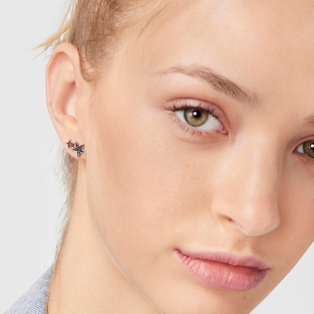 Aretes Teddy Bear Stars con ba&ntilde;o de oro rosa 18 kt sobre plata, espinela y rub&iacute;