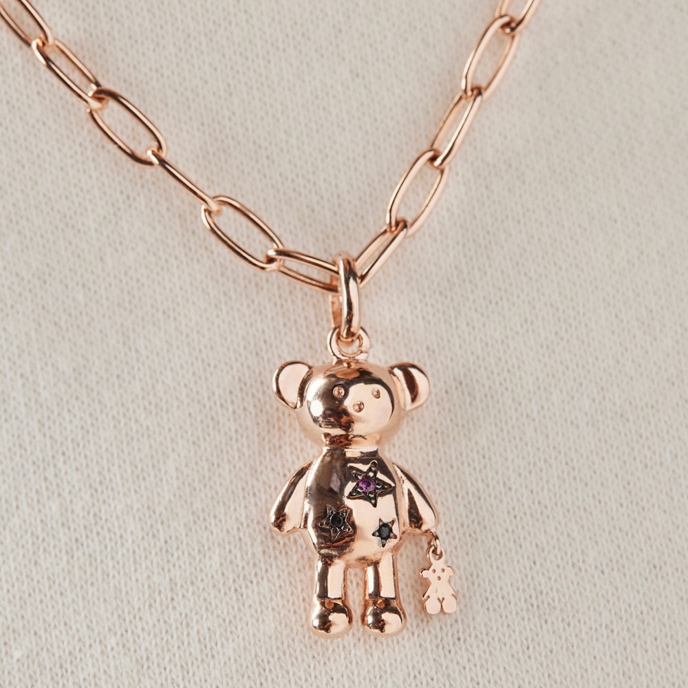 Colgante con ba&ntilde;o de oro rosa 18 kt sobre plata y gemas Teddy Bear Stars