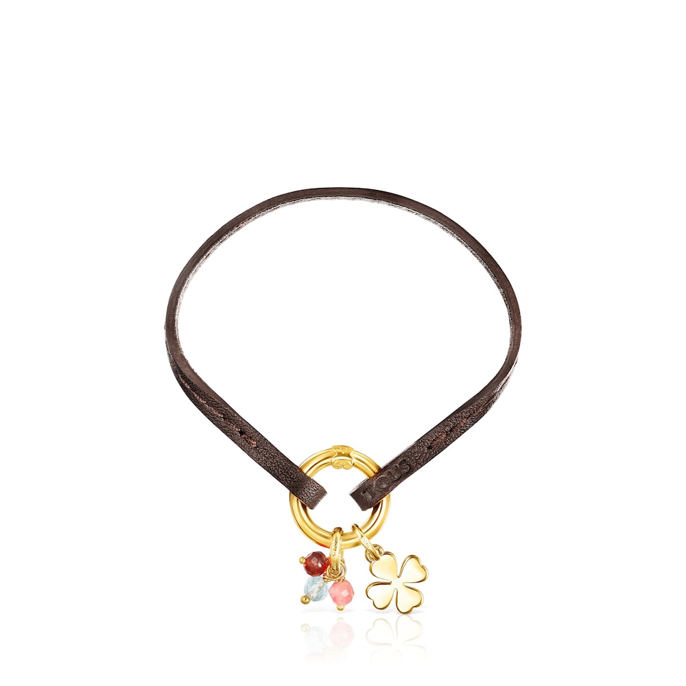 Pulsera tr&eacute;bol con ba&ntilde;o de oro 18 kt sobre plata, gemas y cuero marr&oacute;n TOUS Good Vibes