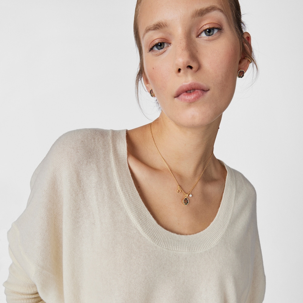 Collar tr&eacute;bol con ba&ntilde;o de oro 18 kt sobre plata y gemas TOUS Good Vibes