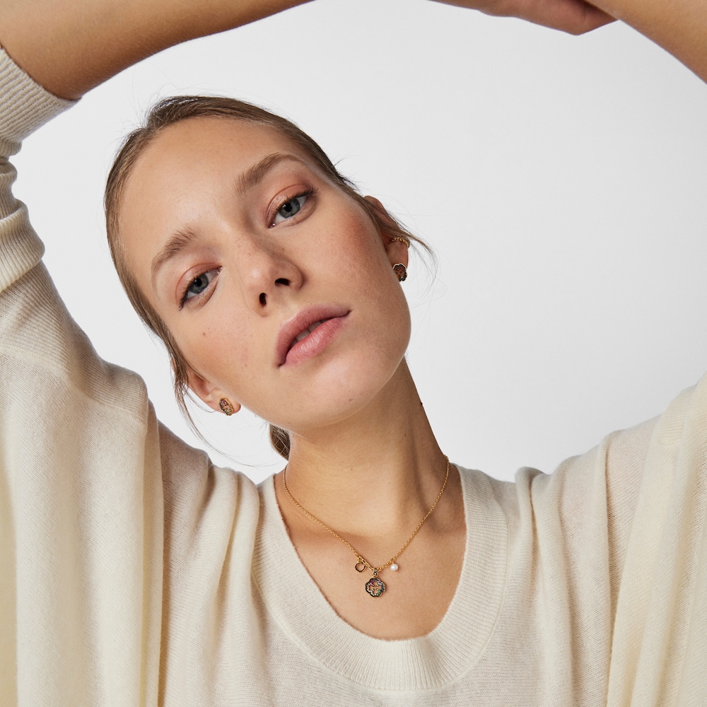 Collar tr&eacute;bol con ba&ntilde;o de oro 18 kt sobre plata y gemas TOUS Good Vibes