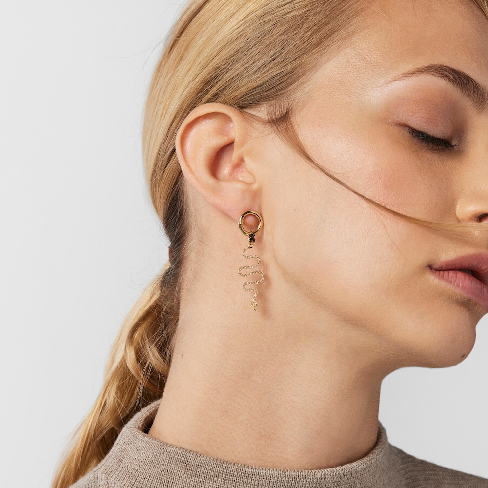 Zlat&yacute; pr&iacute;vesok z kolekcie TOUS Good Vibes s mot&iacute;vom hada a diamantmi