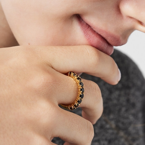 Anillo media alianza de plata vermeil con &oacute;nix facetado Glaring