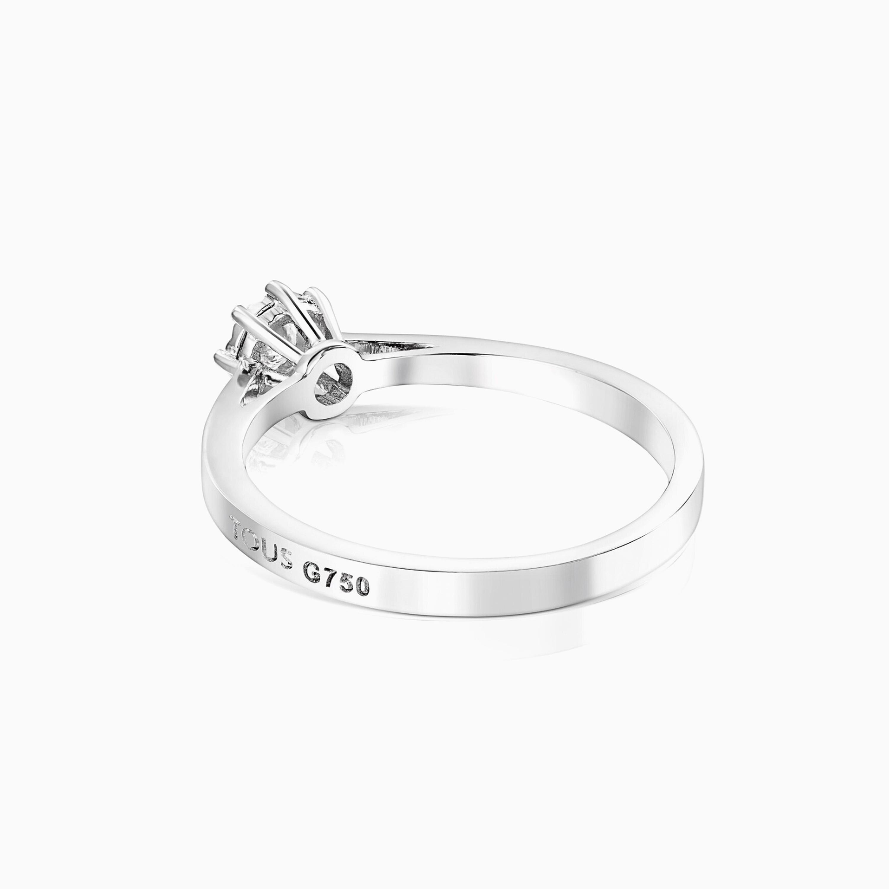 18K white gold TOUS Les Classiques Ring with small Diamond rosette. 0,10ct