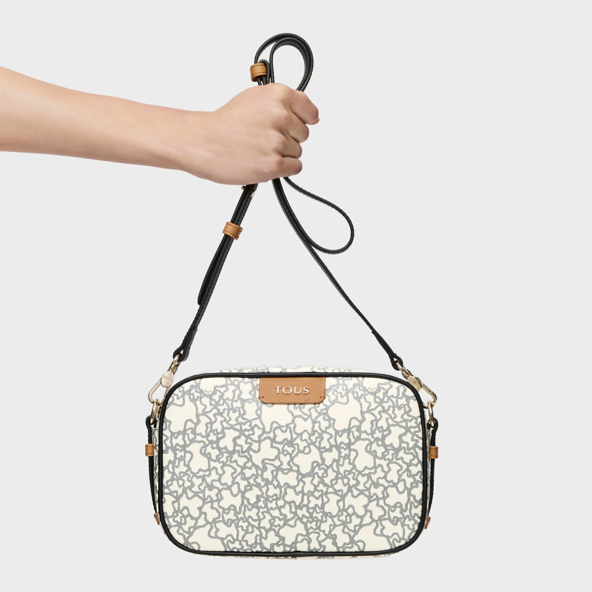Bandolera Kaos Mini beige y negro image number 7