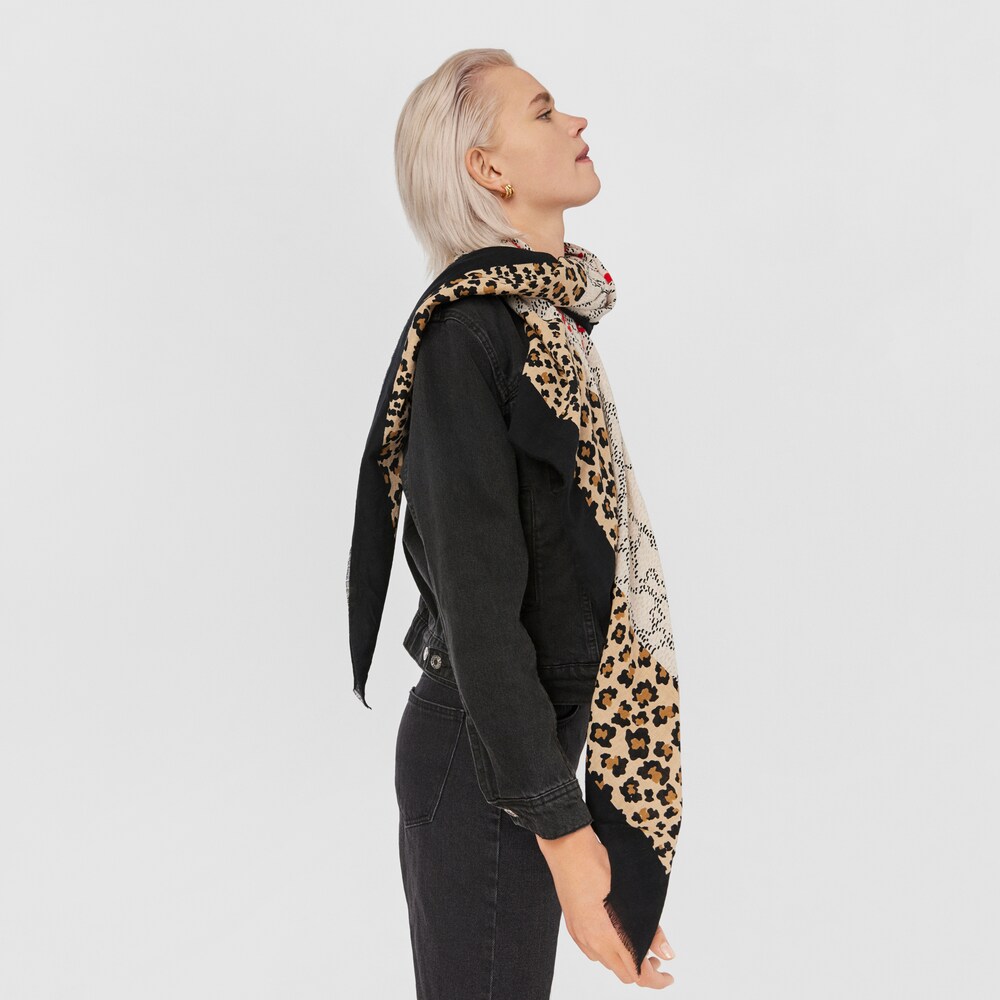 Pa&ntilde;uelo Kaos Icon Leo beige y negro