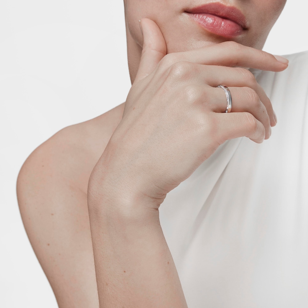 Obrączka ślubna z białego złota i diament&oacute;w 2,5 mm TOUS Alianzas