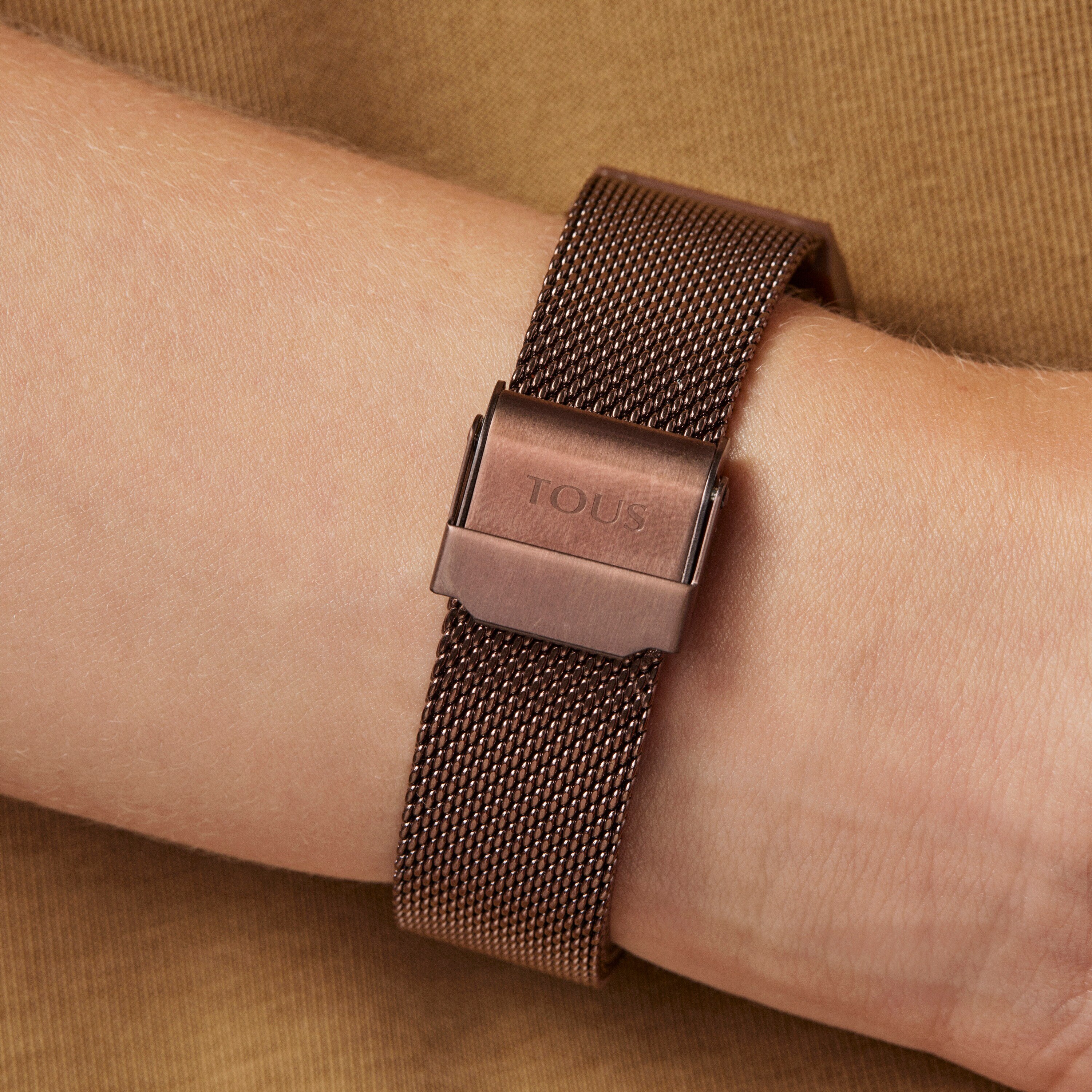 Pink IP steel Rond Connect Watch with mesh strap