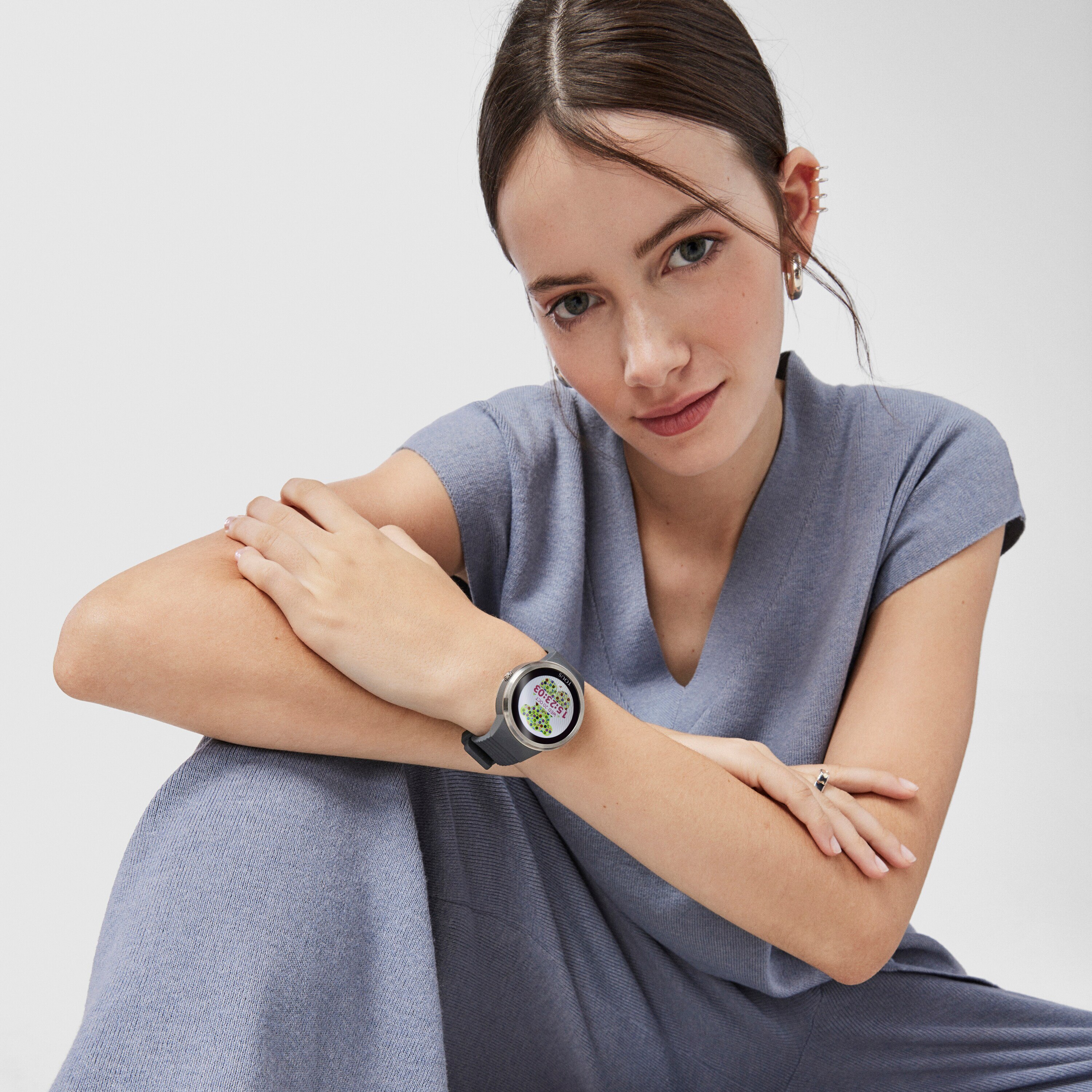 Steel Rond Connect Watch with gray silicone strap