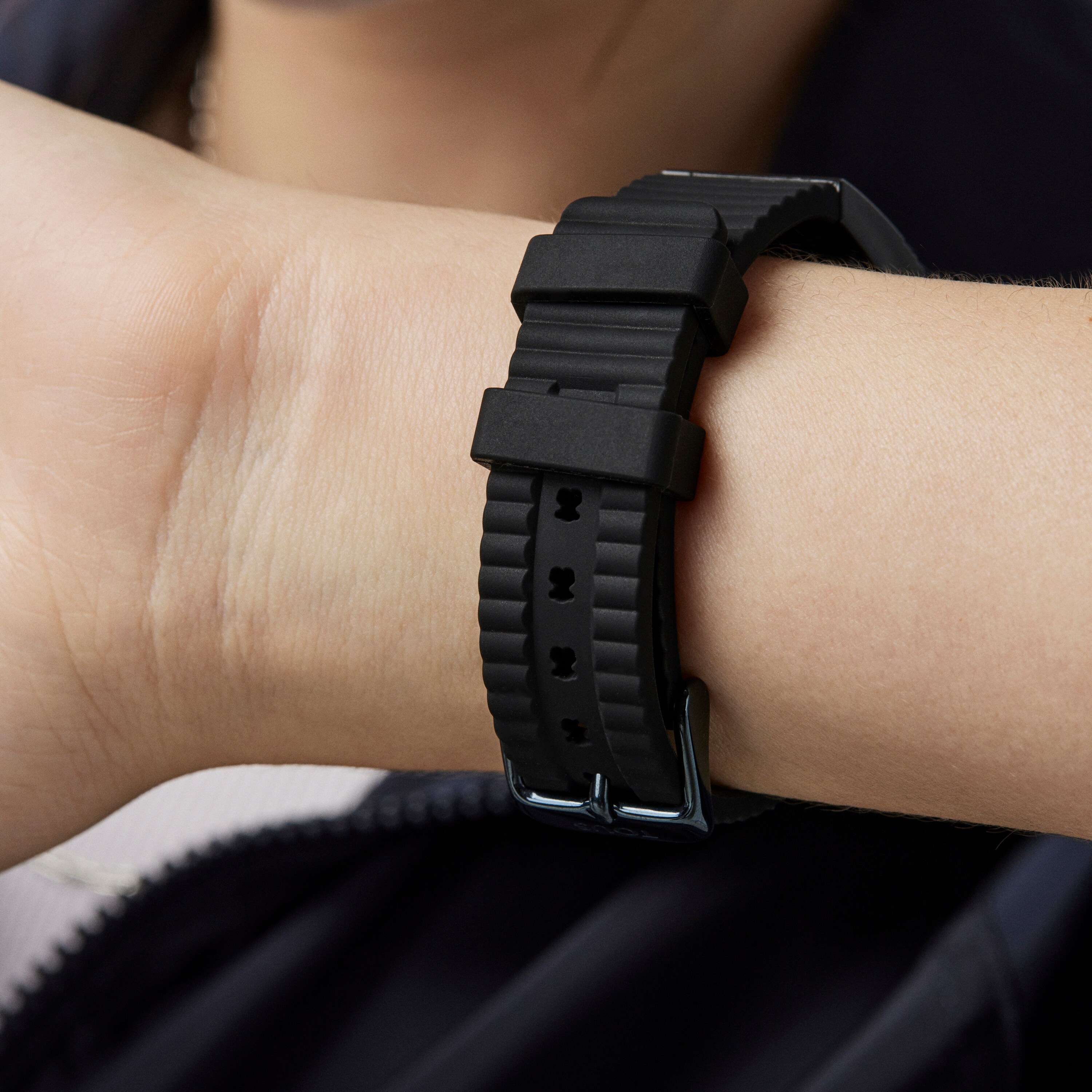 Blue IP steel Rond Connect Watch with black silicone strap