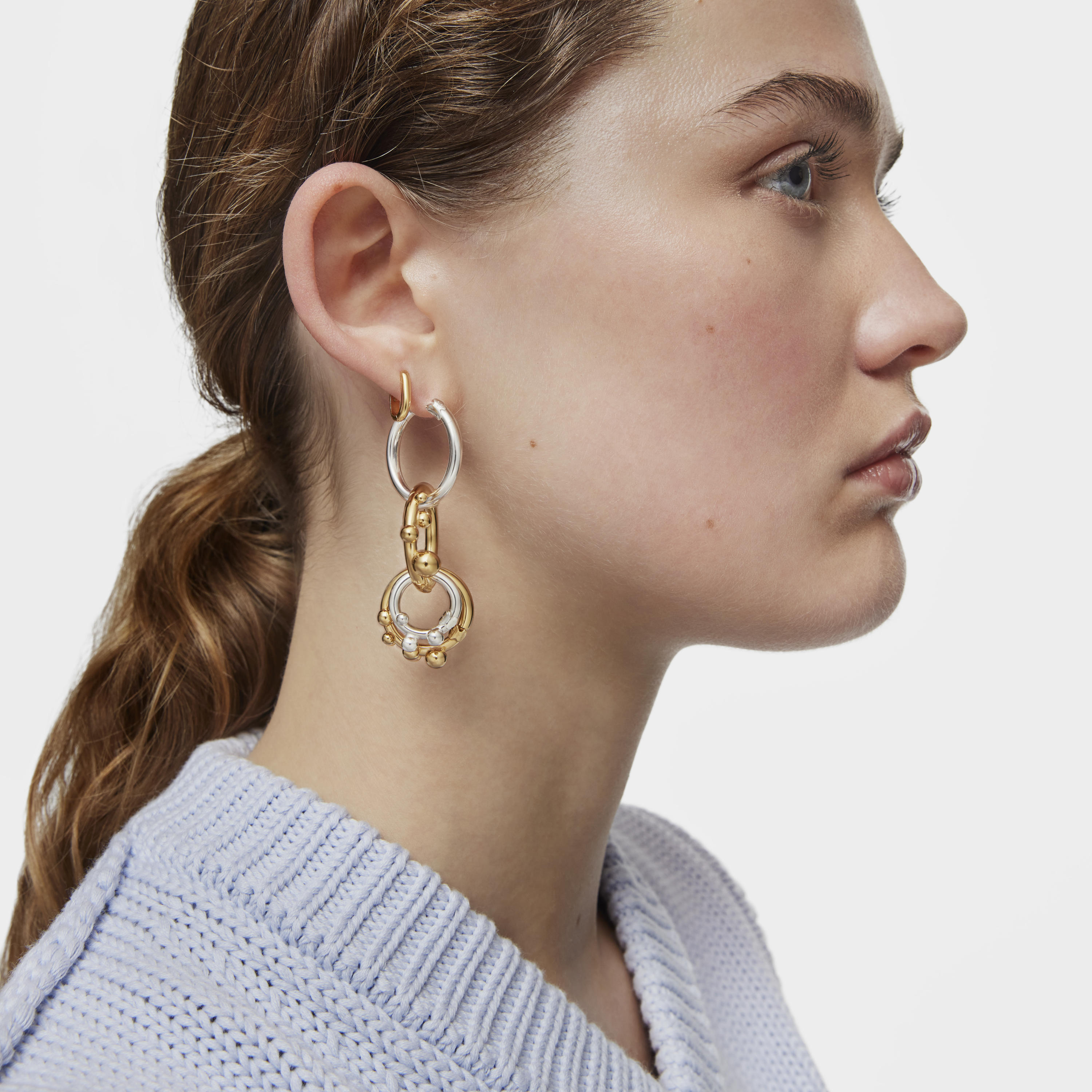 silver Ring with details Hold