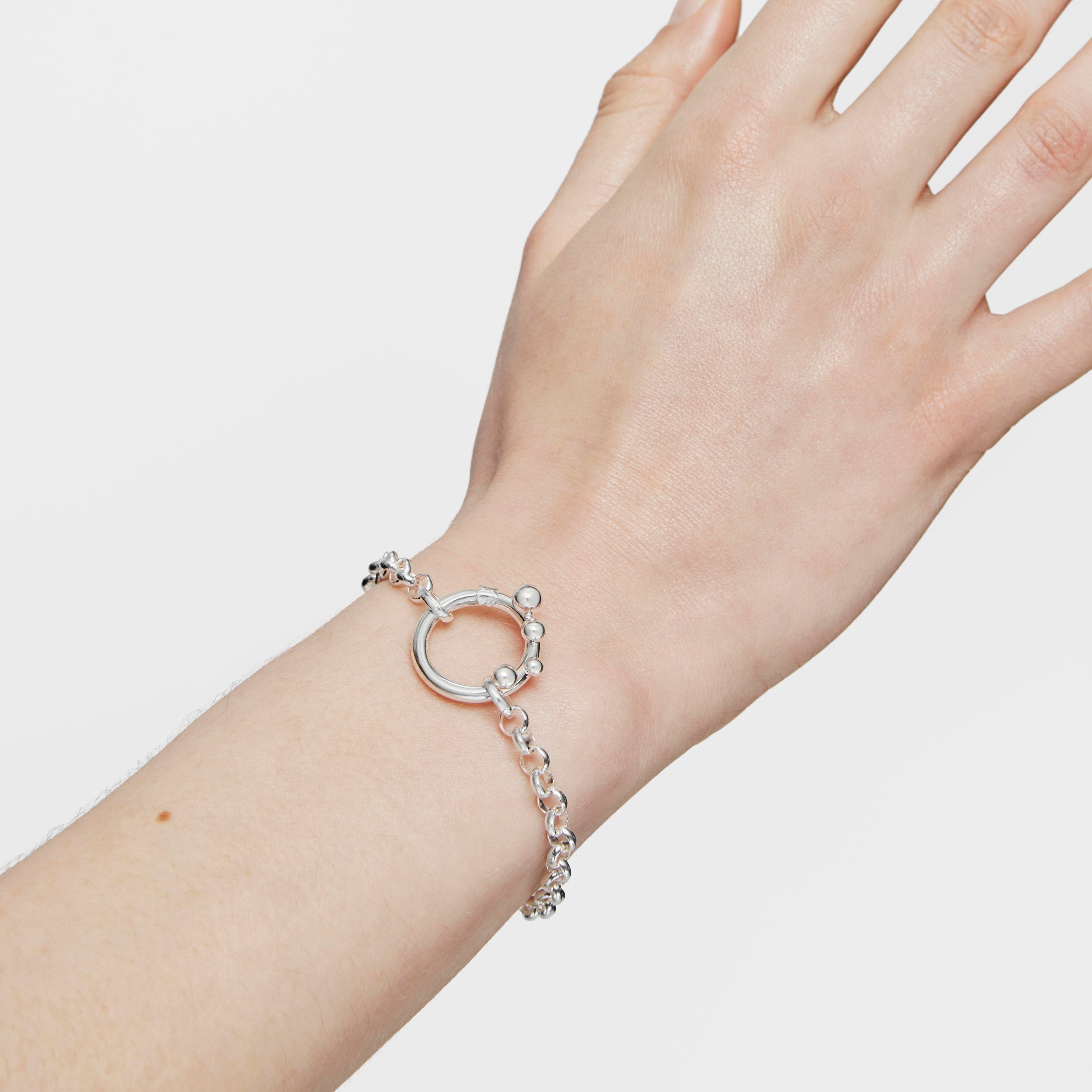 Medium silver Ring with details Hold