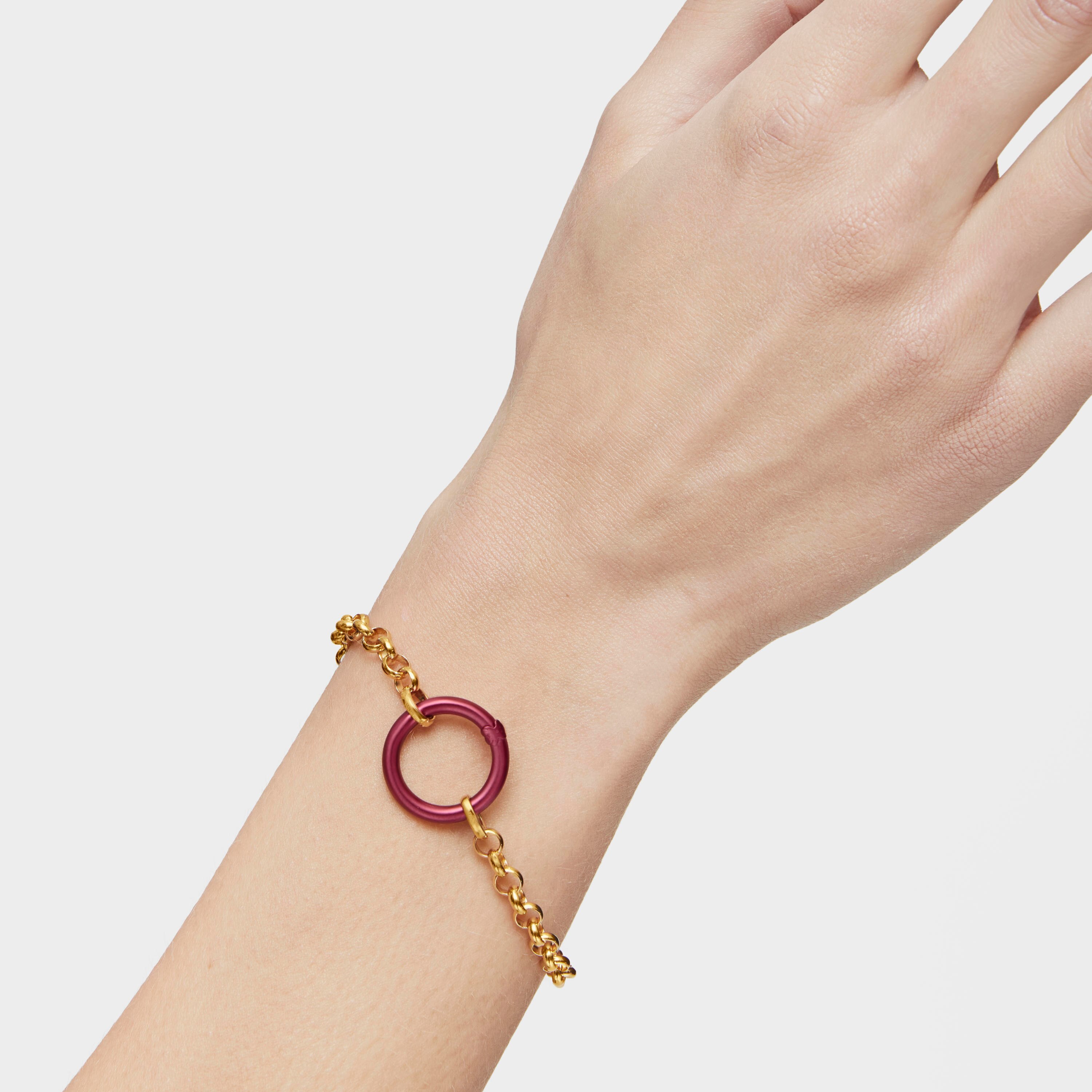 Medium red-colored silver Ring Hold