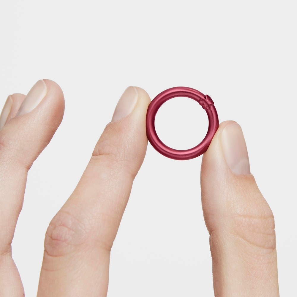 Medium red-colored silver Ring Hold