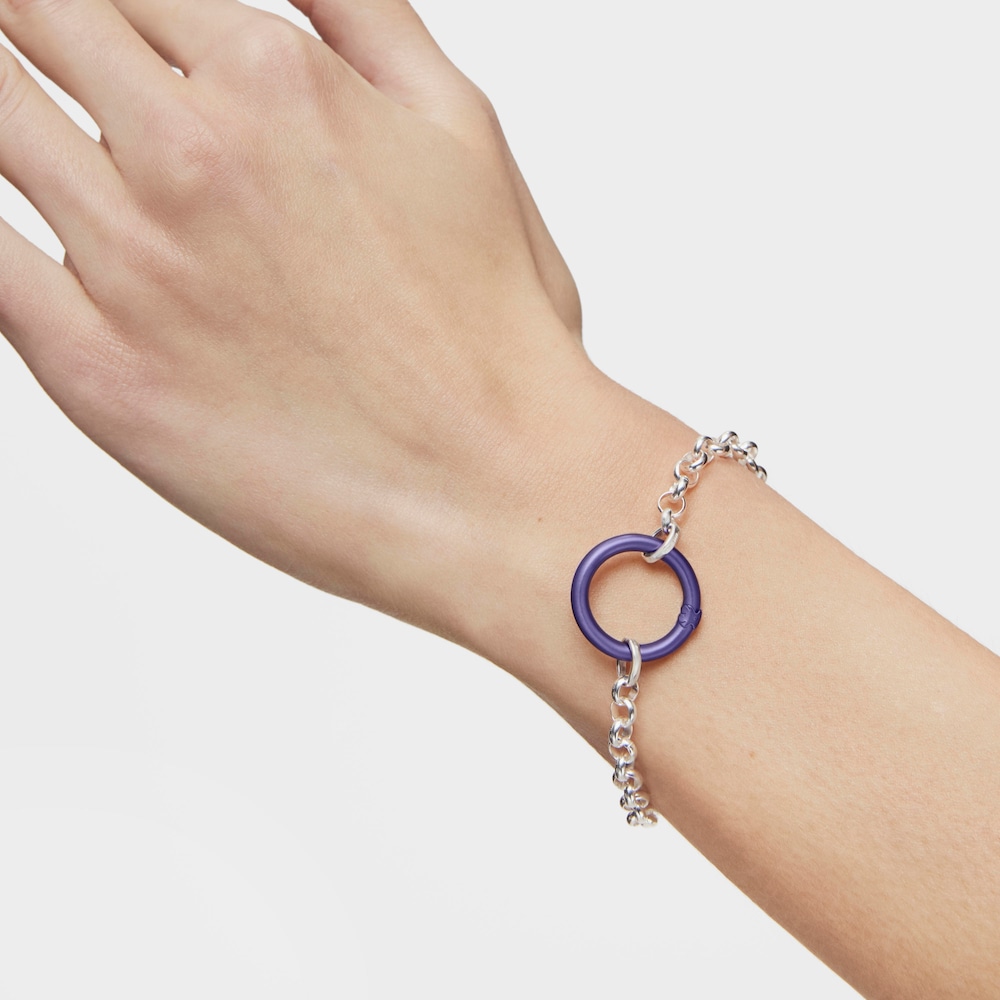 Anilla mediana de plata en color morado Hold image number 5