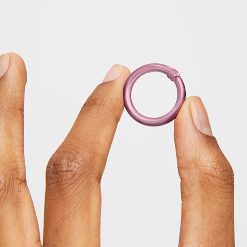 Anilla mediana de plata en color rosa Hold