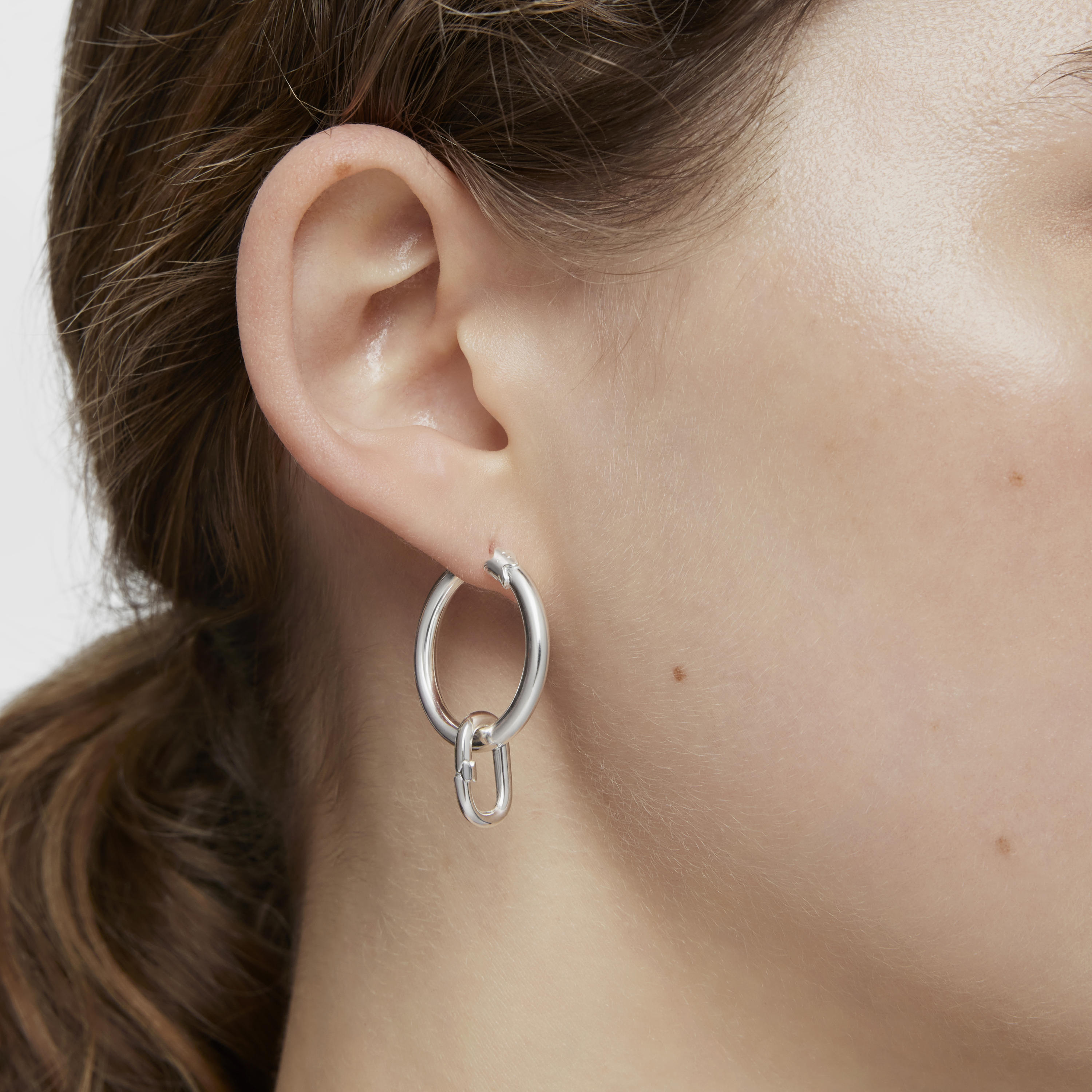 Anilla pequeña de plata Hold Oval
