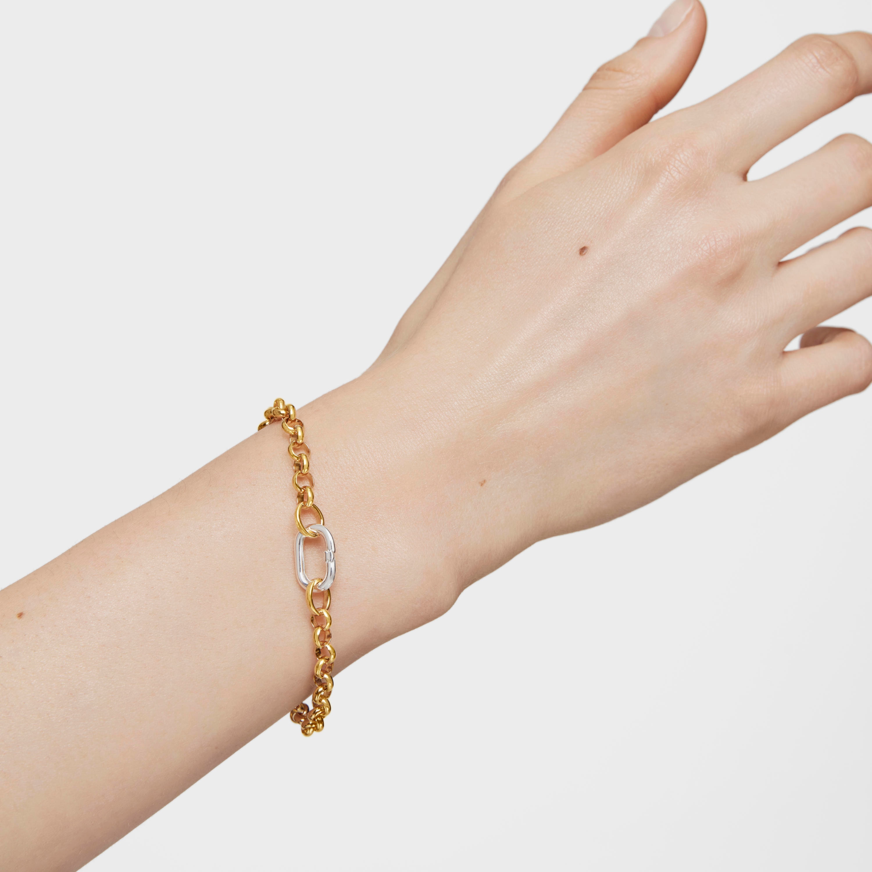 Small silver Ring Hold Oval