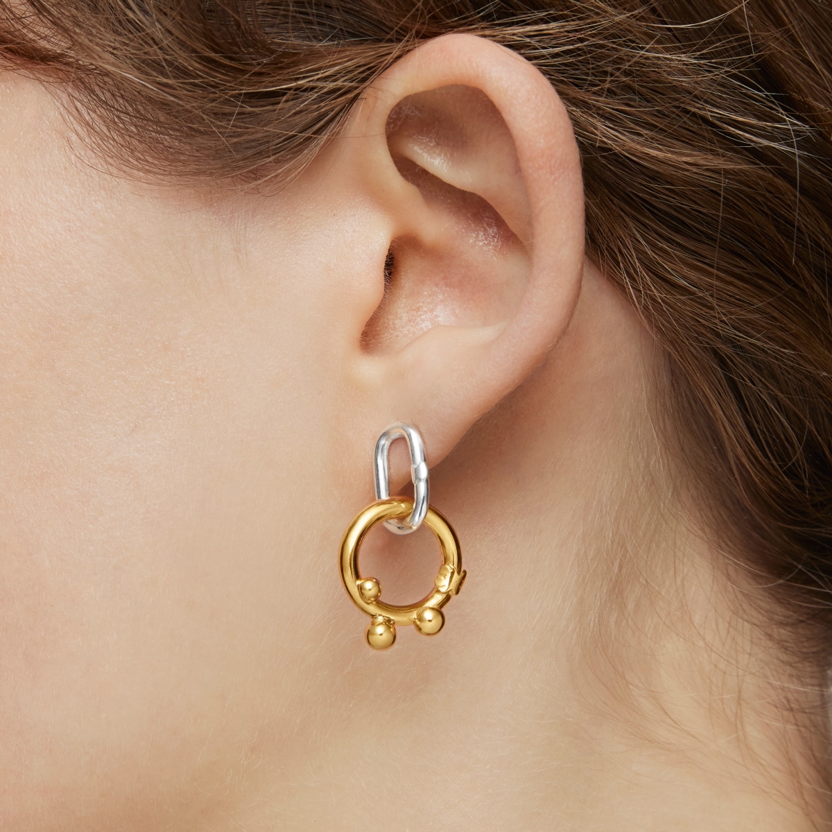 Small Ring with 18kt gold plating over silver and details Hold