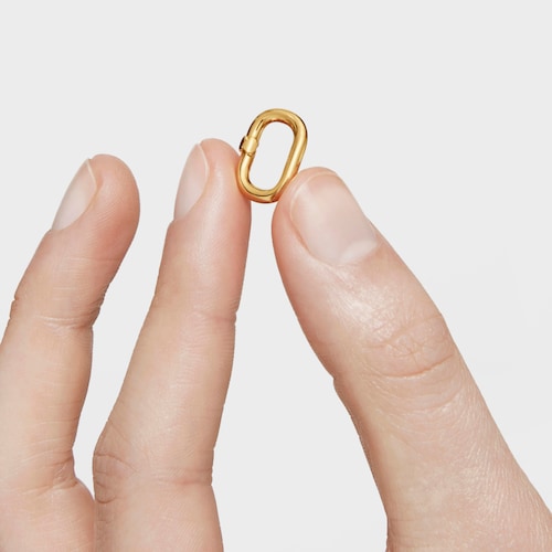 Small Ring with 18kt gold plating over silver Hold Oval