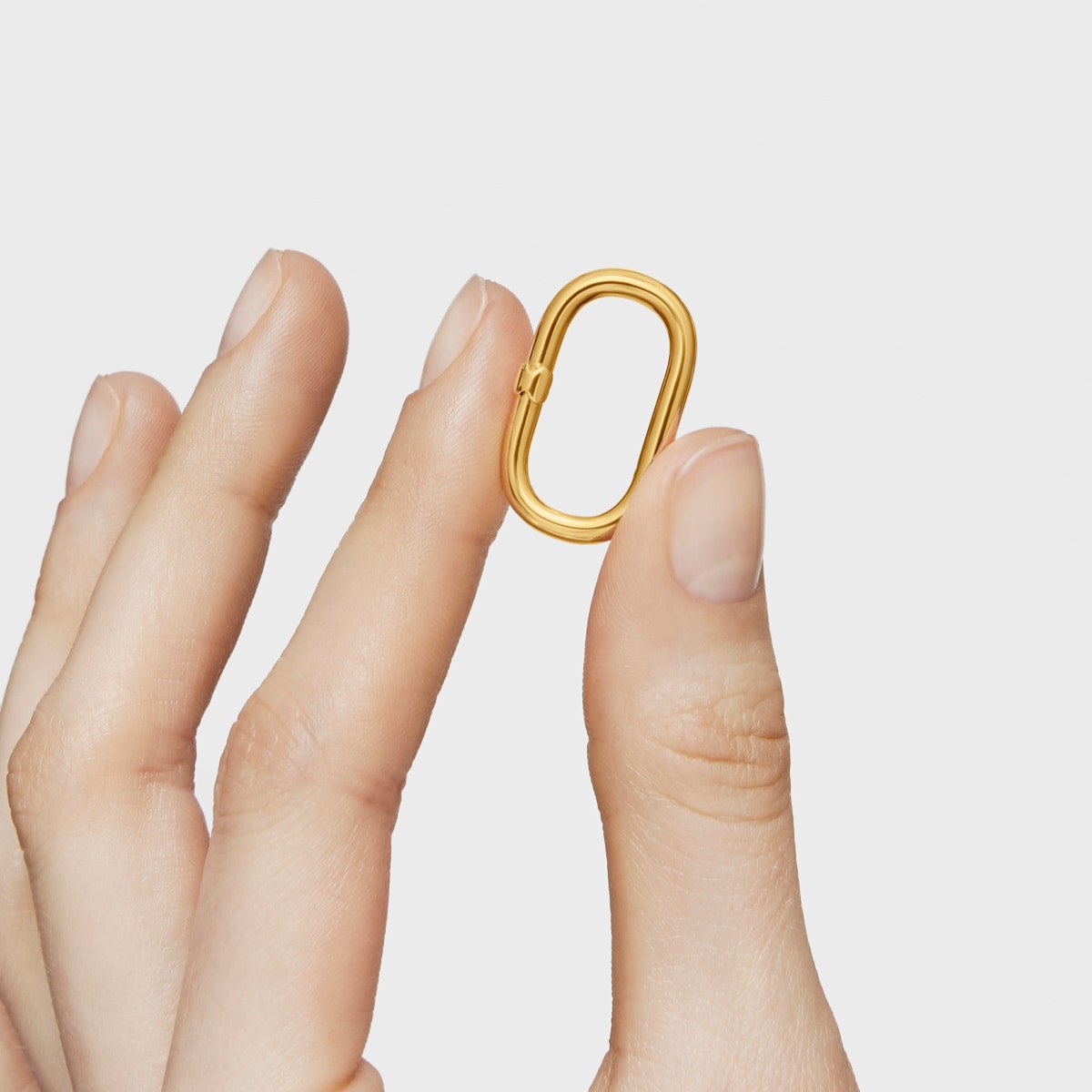 Large Ring with 18kt gold plating over silver Hold Oval