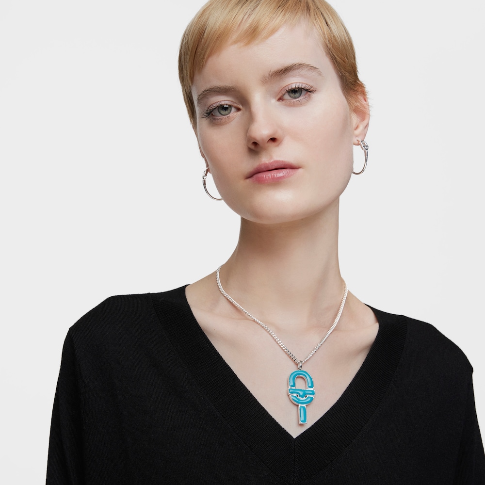 Velk&yacute; stř&iacute;brn&yacute; Př&iacute;věsek s&nbsp;modr&yacute;m smaltem TOUS MANIFESTO