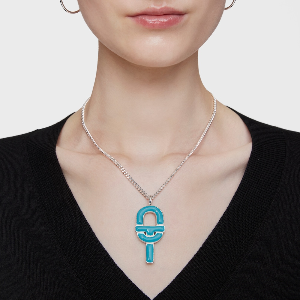 Velk&yacute; stř&iacute;brn&yacute; Př&iacute;věsek s&nbsp;modr&yacute;m smaltem TOUS MANIFESTO