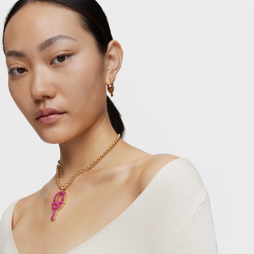 Colgante grande con baño de oro 18 kt sobre plata y esmalte fucsia TOUS MANIFESTO