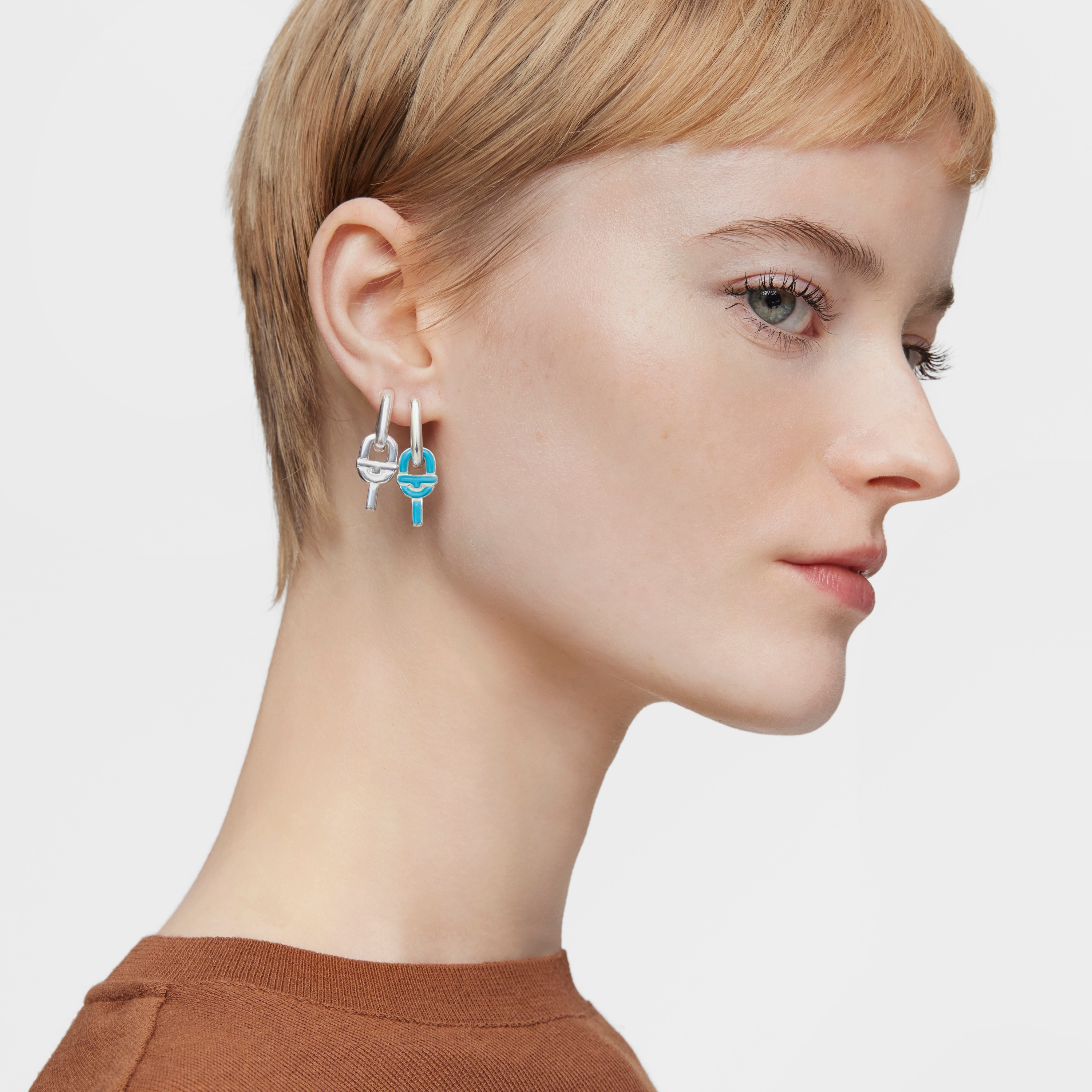 Silver single Hoop earring with blue motif pendant TOUS MANIFESTO