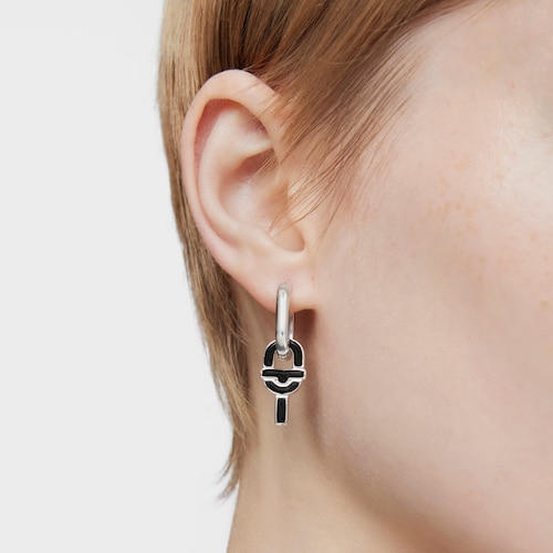 Silver single Hoop earring with black motif pendant TOUS MANIFESTO