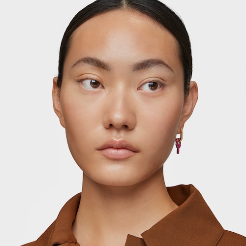single Hoop earring with 18kt gold plating over silver and fuchsia-colored motif pendant TOUS MANIFESTO