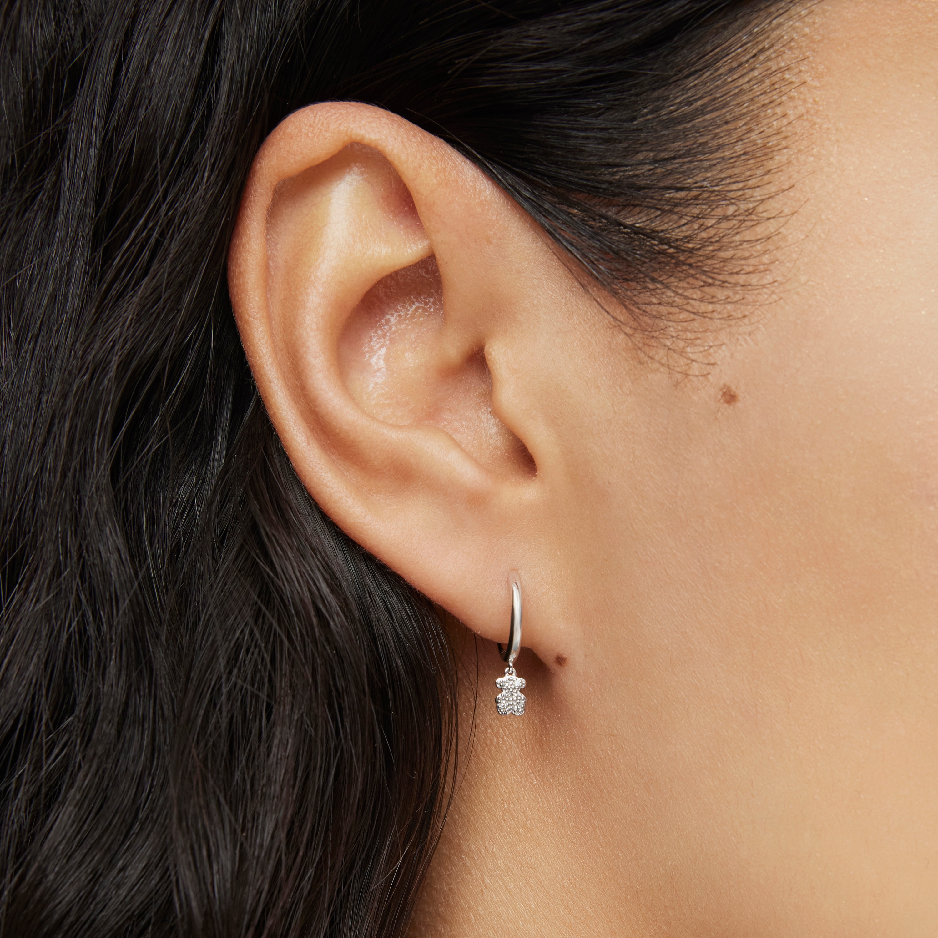 Short 18K white- gold bear Hoop earrings with diamonds TOUS Grain