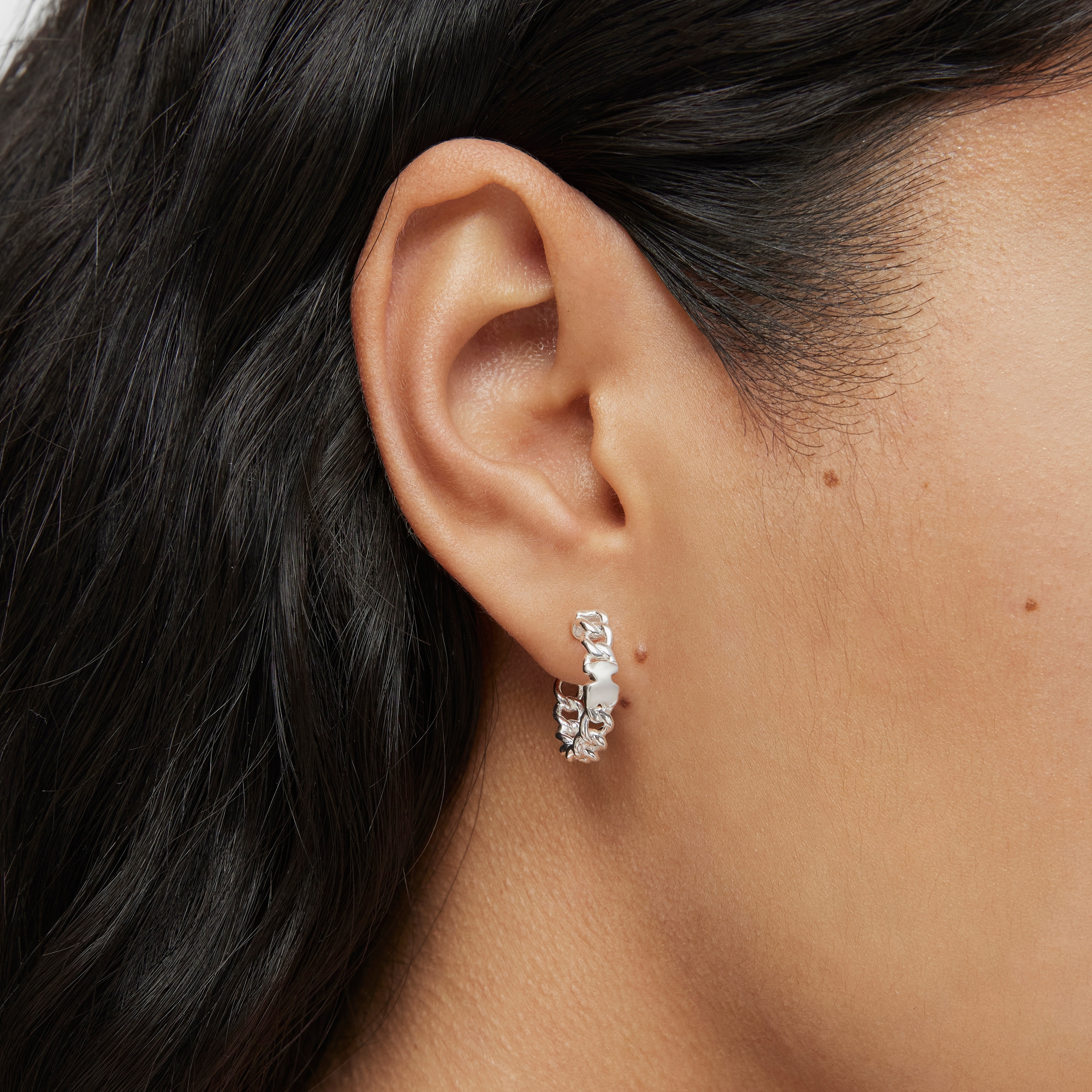 Short silver bear-motif Hoop earrings Bold Motif