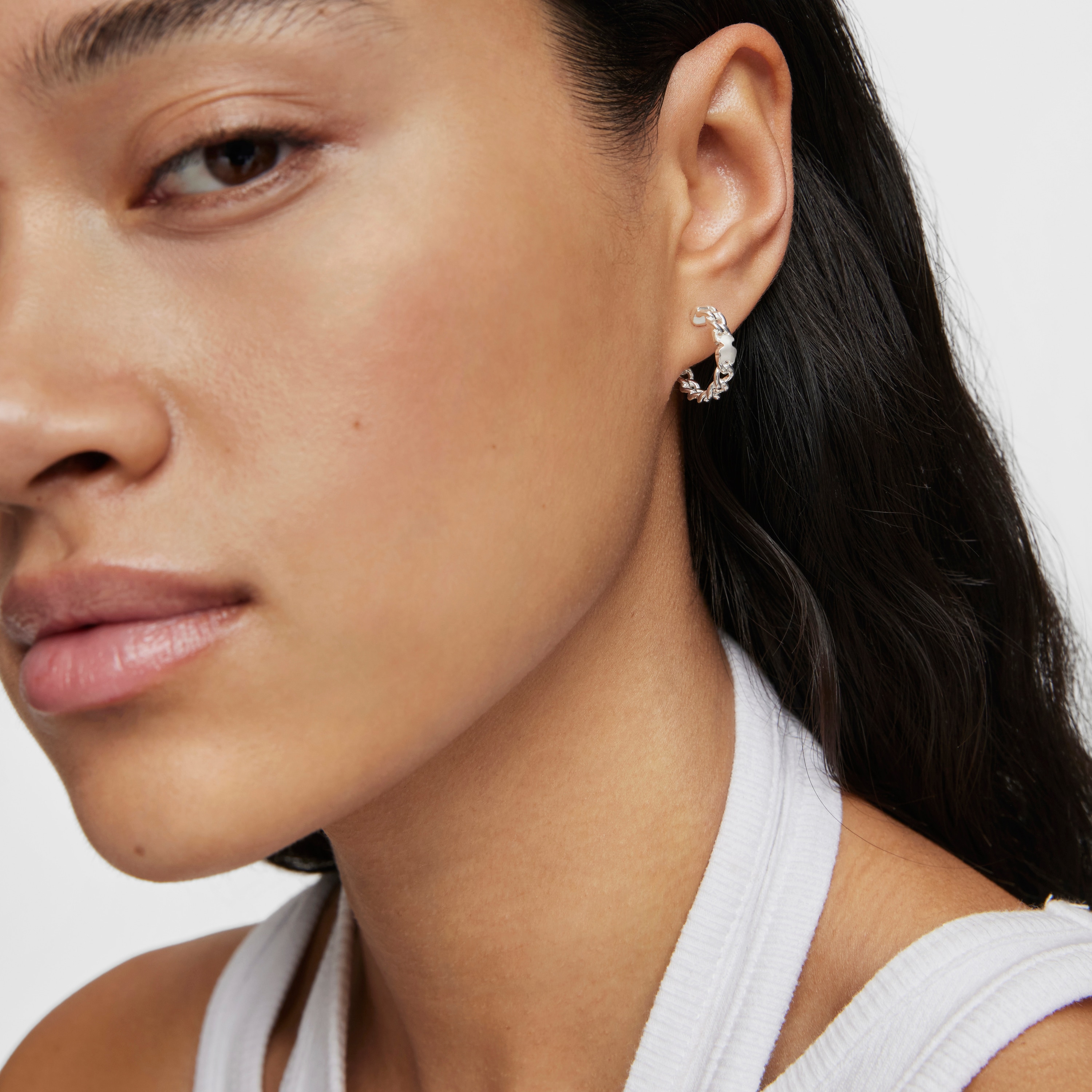 Short silver bear-motif Hoop earrings Bold Motif