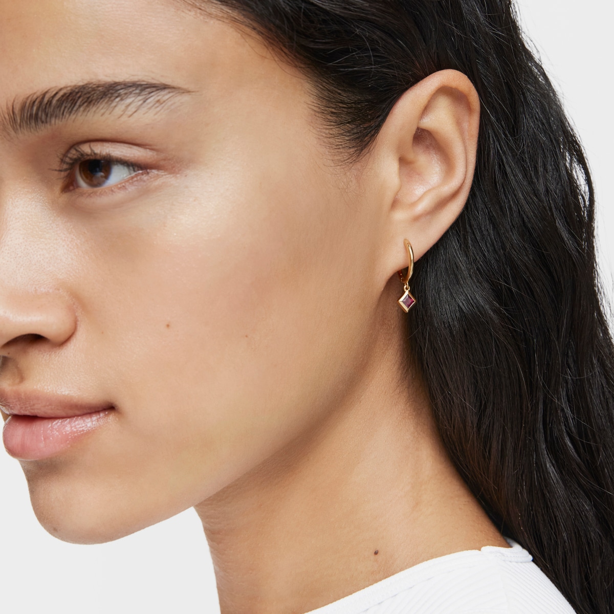Short Hoop earrings with 18kt gold plating over silver and rhodolite charm TOUS Basic Colors