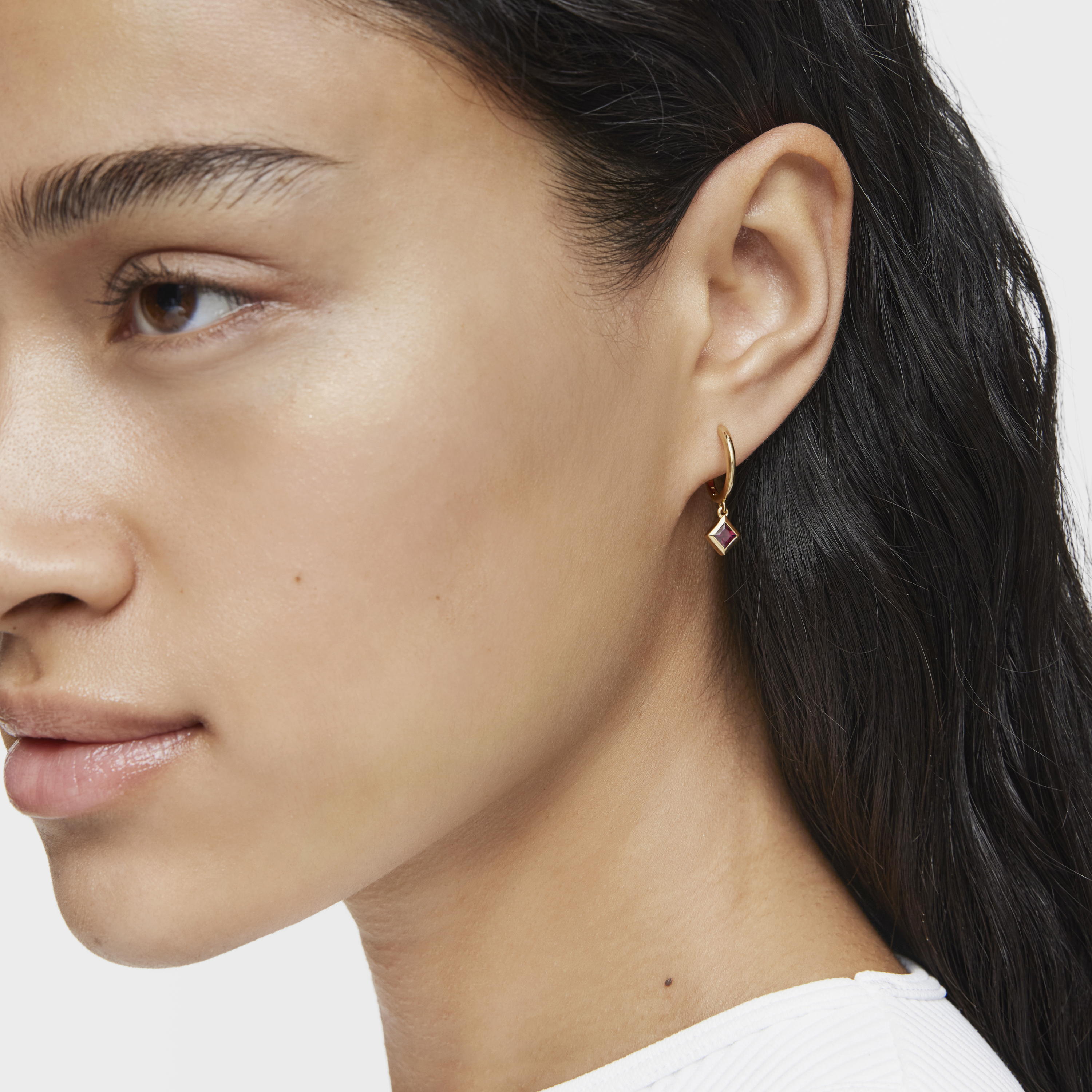 Short Hoop earrings with 18kt gold plating over silver and rhodolite charm TOUS Basic Colors
