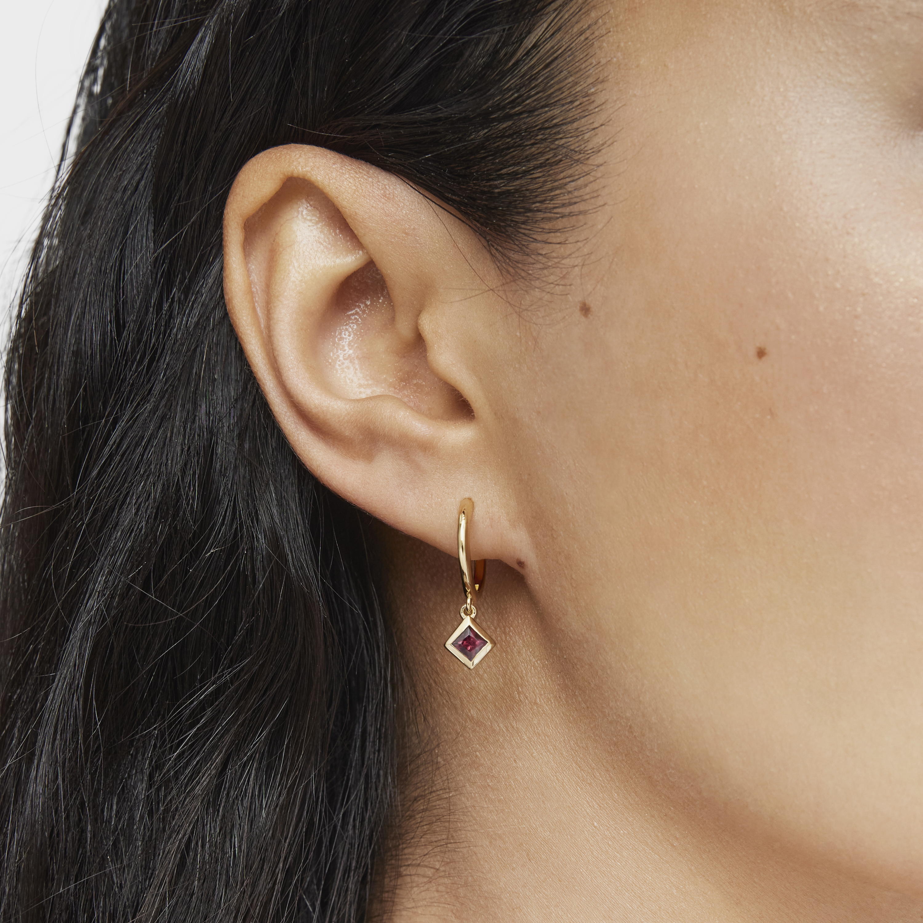 Short Hoop earrings with 18kt gold plating over silver and rhodolite charm TOUS Basic Colors