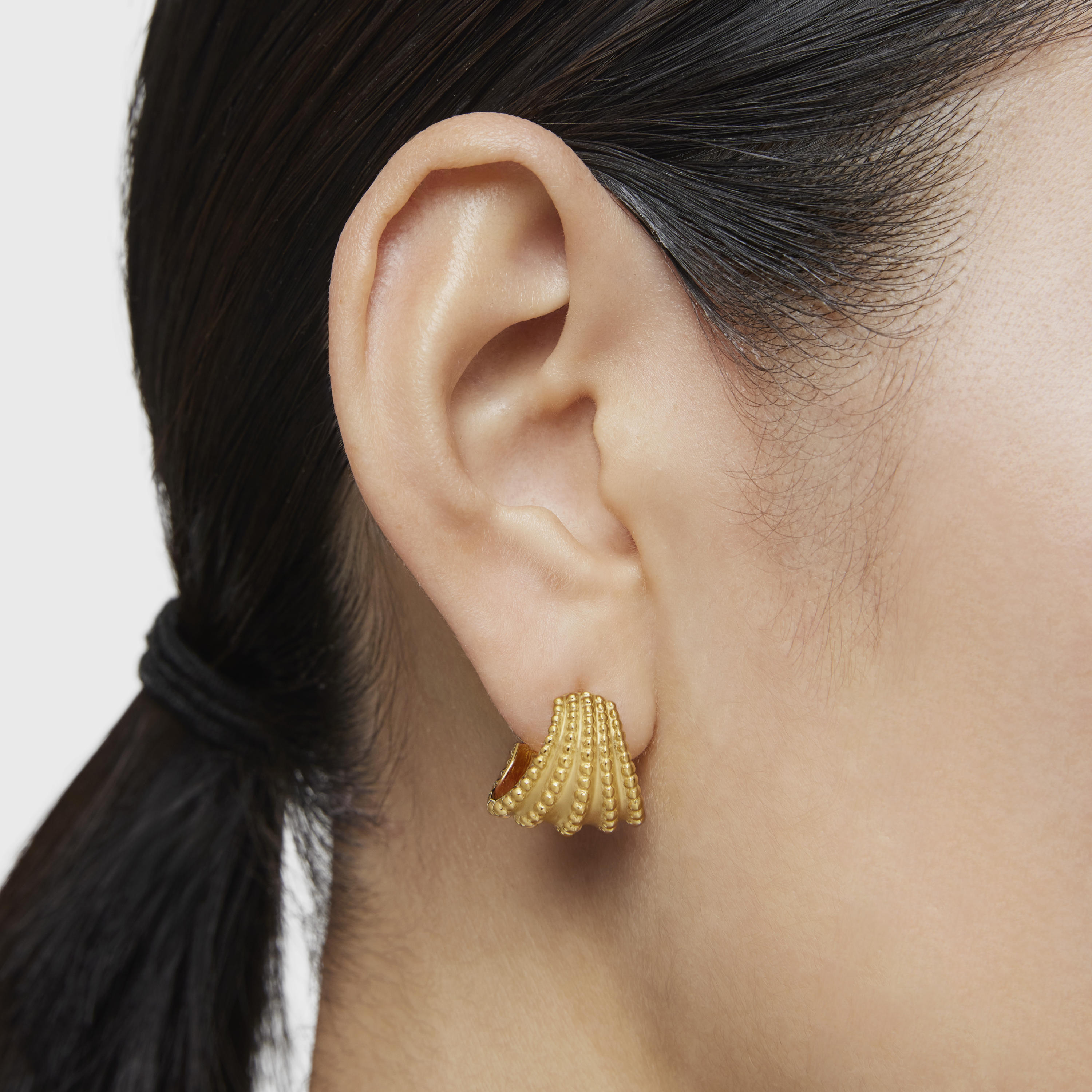 Short Hoop earrings with 18K gold vermeil TOUS Grain