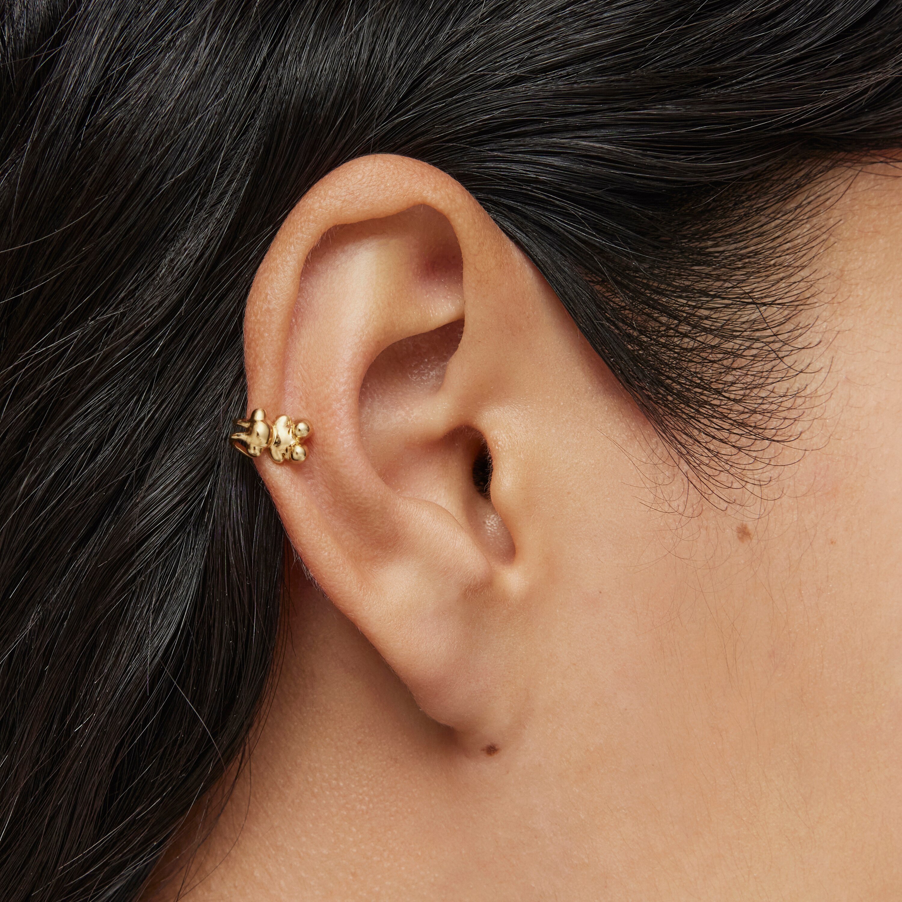 Earcuff oso con baño de oro 18 kt sobre plata Bold Bear